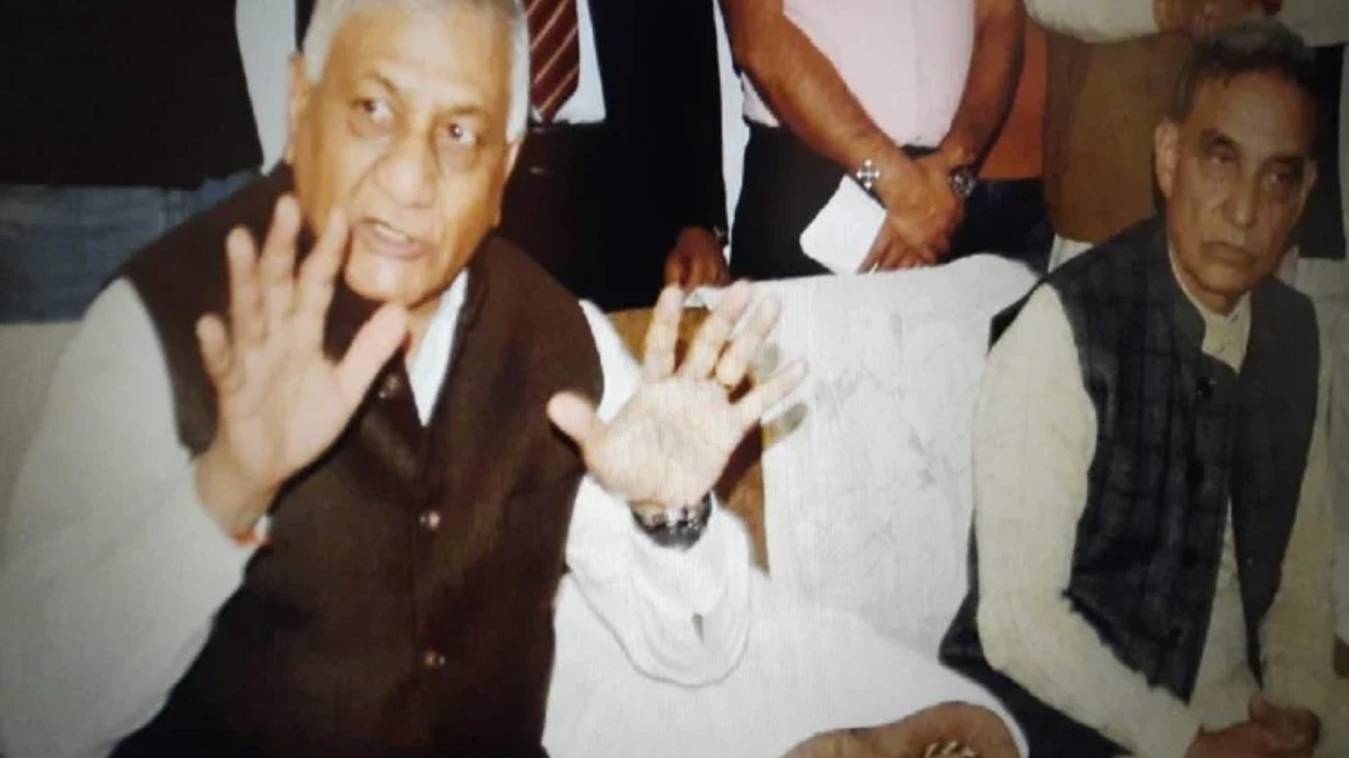 नेशनल हाईवे की हालत देख भड़के केंद्रीय मंत्री,एनएचएआई के अधिकारियों को जमकर लगाई फटकार