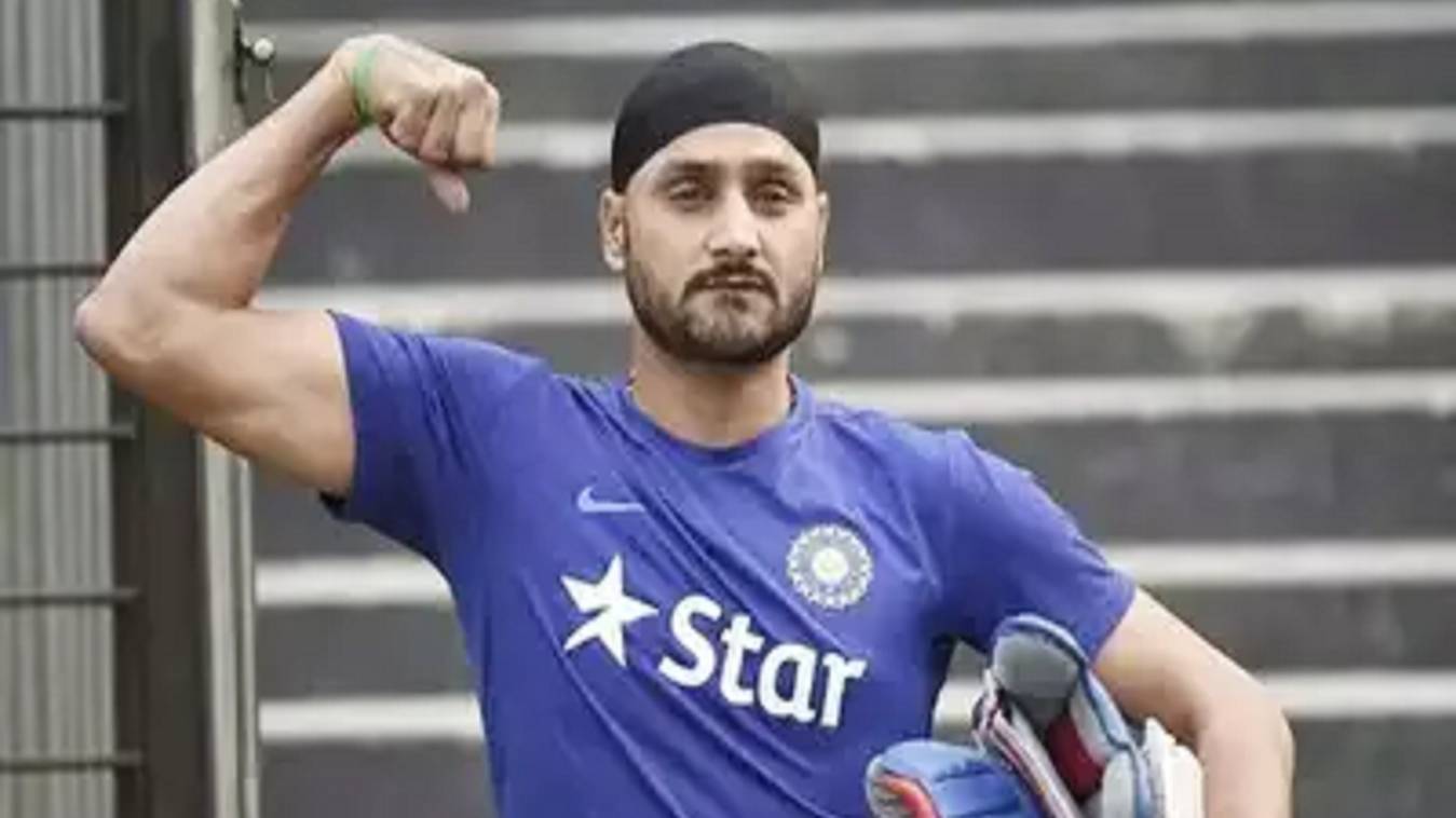 Harbhajan Singh Retirement: दिग्गज गेंदबाज हरभजन सिंह ने अंतरराष्ट्रीय क्रिकेट से लिया संन्यास