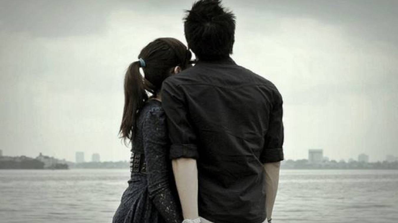 होटल के कमरे में प्रेमी के साथ मिली युवती, अचानक पहुंच गए परिजन,ग्रामीणों ने होटल बंद कराने की मांग