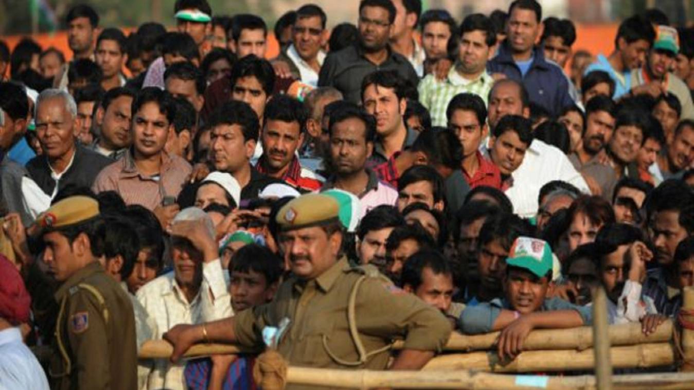 युवाओं के सपनों के साथ न करें छल...राजनीतिक दल