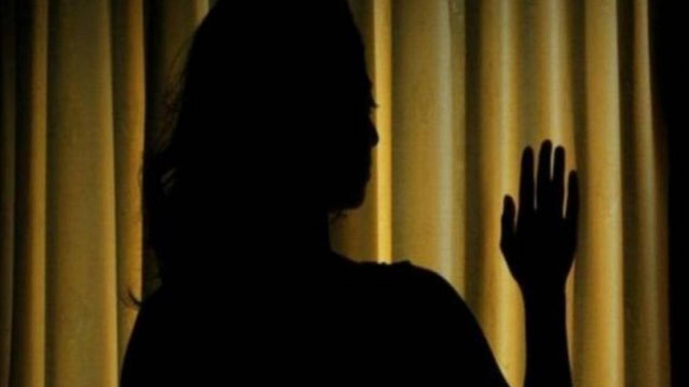 वाराणसी: इंग्लिशिया लाइन स्थित गेस्ट हाउस में चल रहा था देह व्यापार, दो महिला और मैनेजर सहित 6 गिरफ्तार