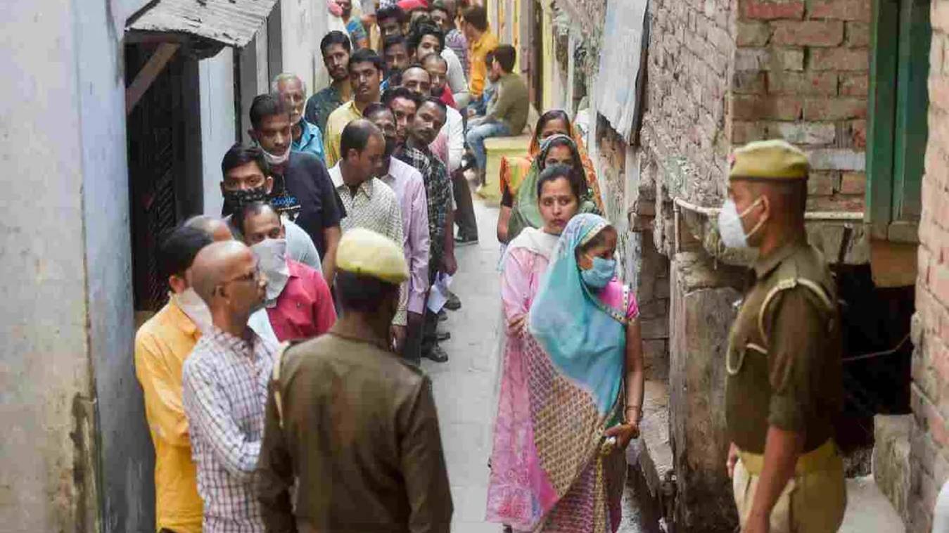 UP Election 2022: सातवें चरण का मतदान जारी, वाराणसी में दोपहर 1 बजे तक हुई 33.55% वोटिंग