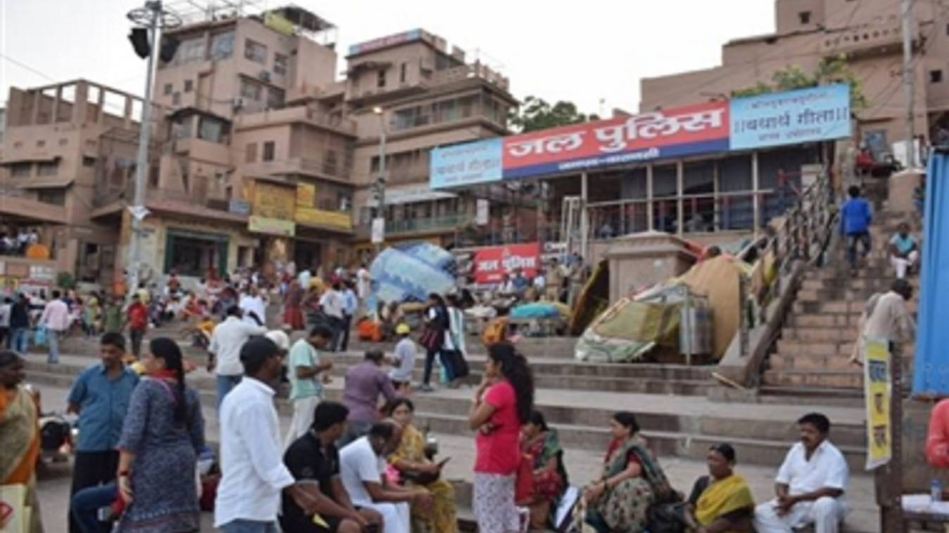 गुलाबी पत्थरों से दमकेगा दशाश्वमेध टूरिस्ट प्लाजा