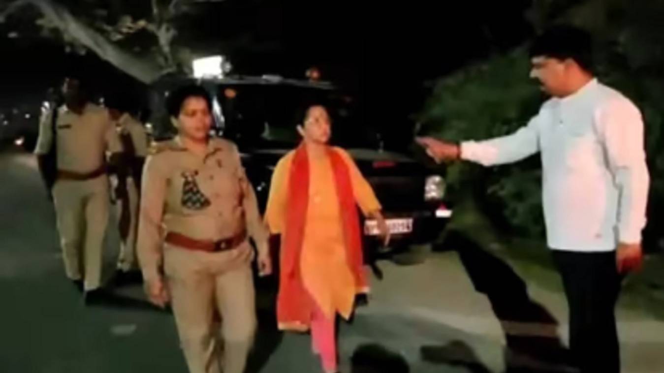 मुख्तार अंसारी एंबुलेंस मामले में पुलिस ने डॉ. अलका राय को भाई के साथ किया गिरफ्तार 