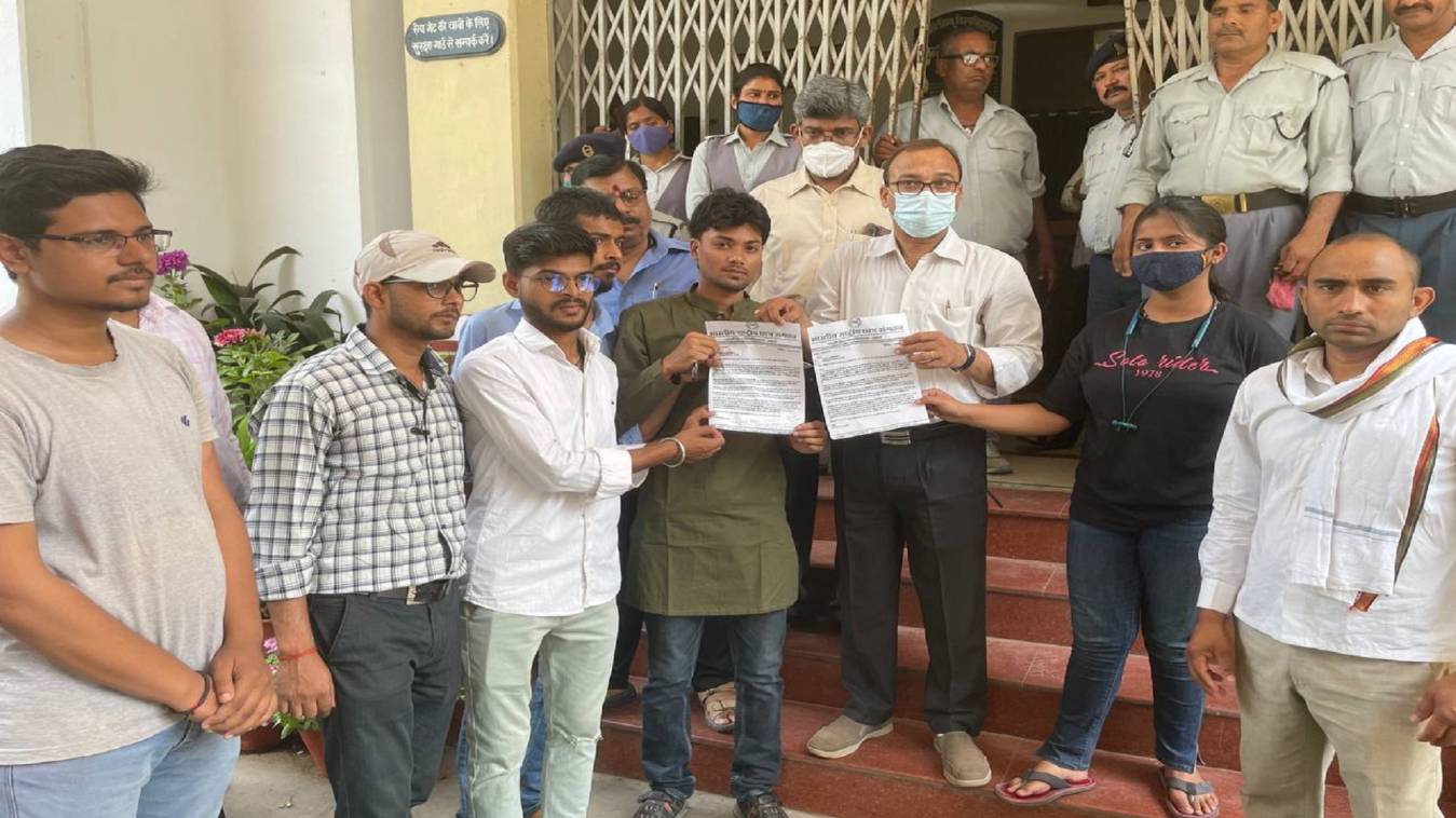 बीएचयू सीएचएस की प्रवेश प्रक्रिया पर विवाद, लॉटरी सिस्टम के विरोध में एनएसयूआई ने खोला मोर्चा