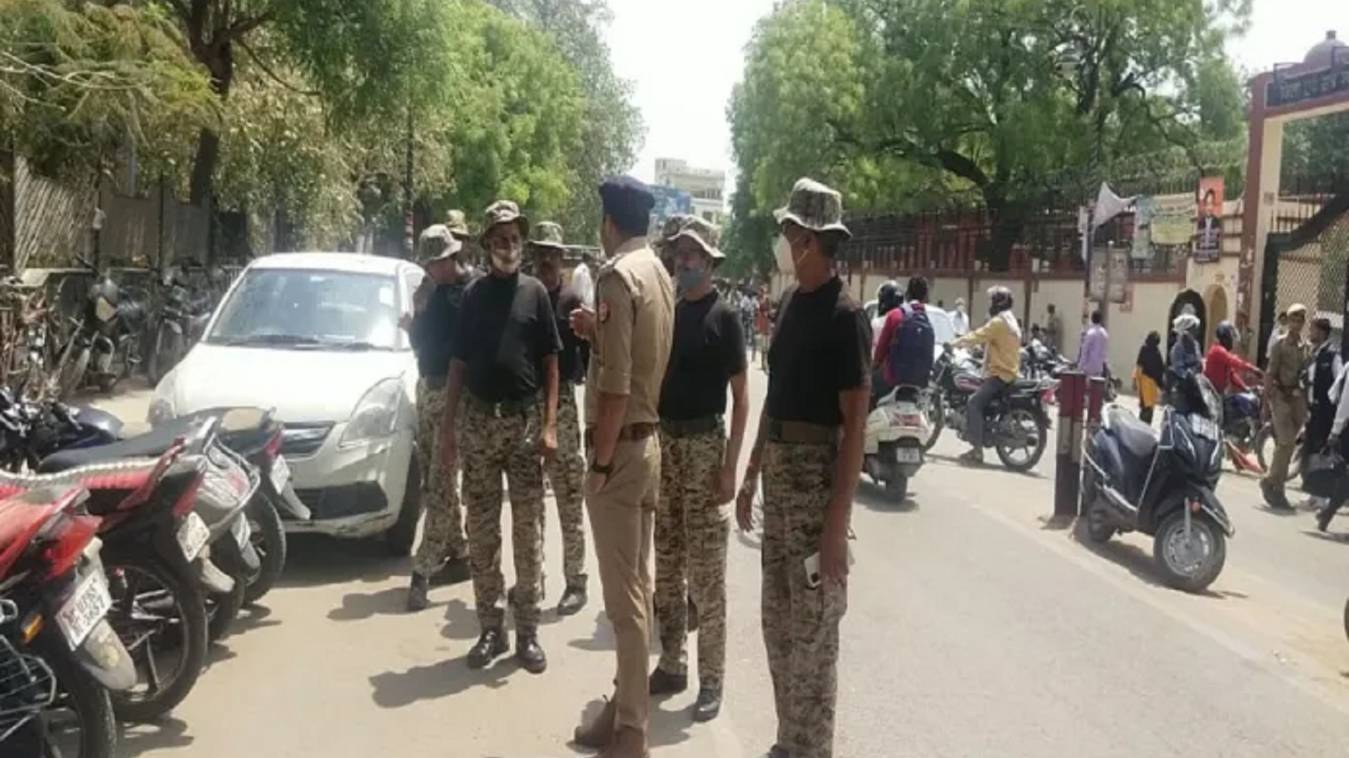 वाराणसी: कचहरी और सर्किट हाउस के जाम से मिलेगी मुक्ति, सड़क पर उतरी ट्रैफिक और नगर निगम की टीम