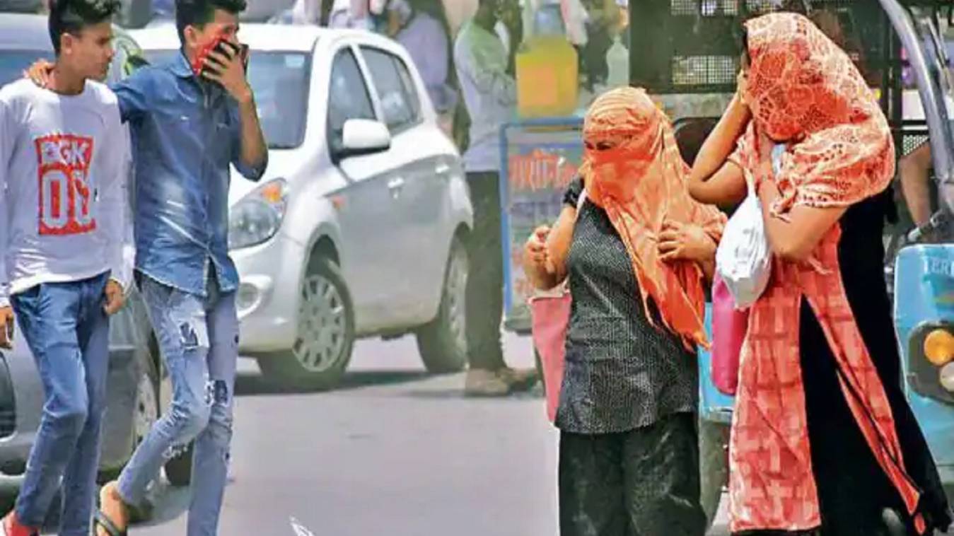 आसमान से बरस रही आग, वाराणसी में पारा 42 डिग्री पार