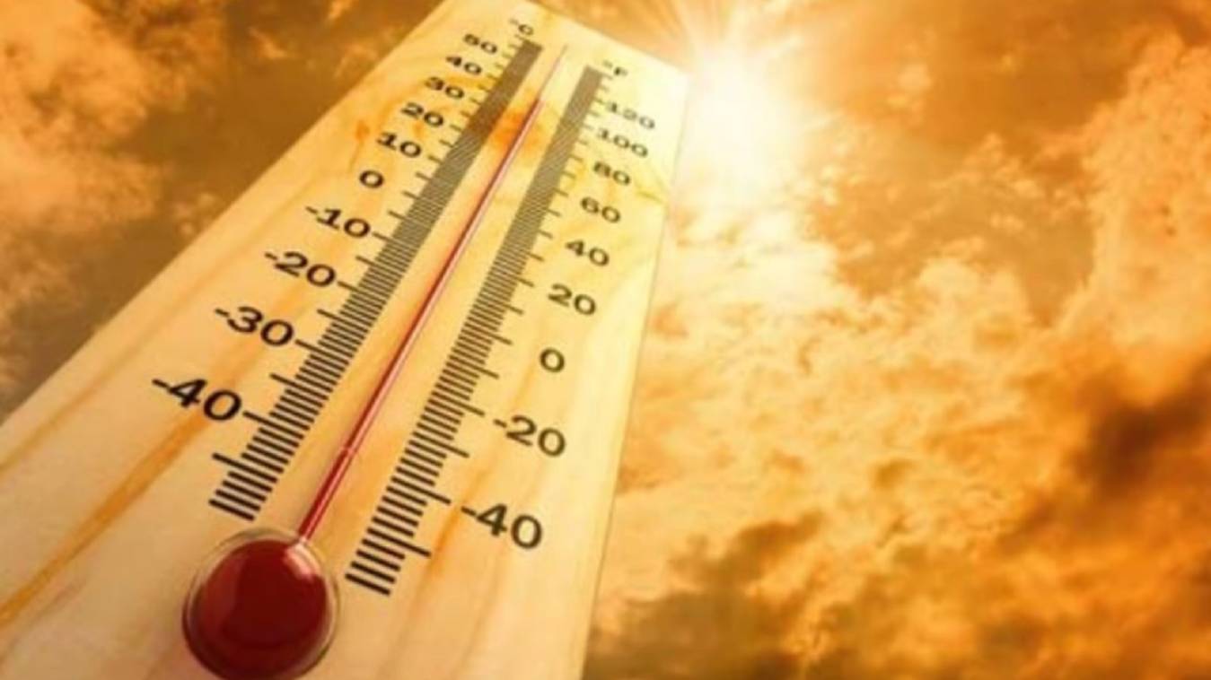 आसमान से बरस रही आग: वाराणसी में पारा 42.2 डिग्री तापमान,11 अप्रैल तक हीट वेव के संकेत
