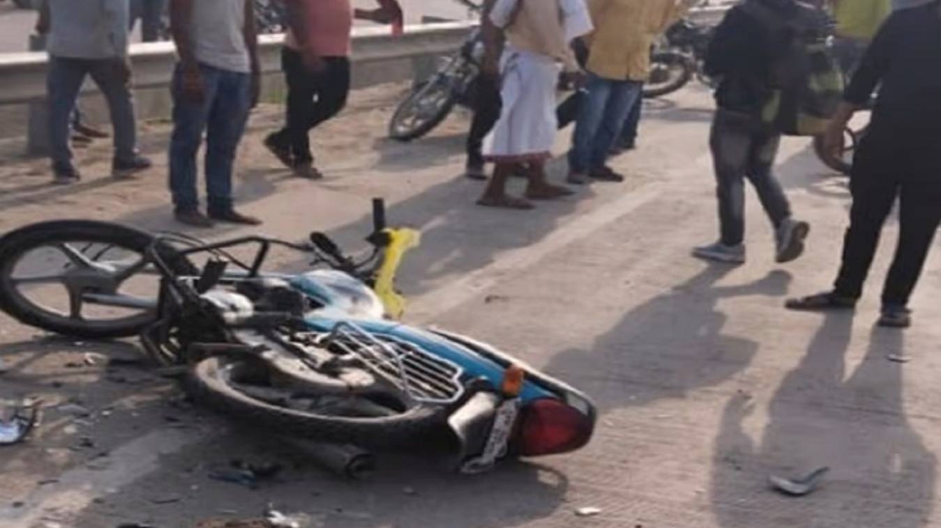 विंध्याचल से दर्शन कर लौट रहे युवक की मौत, साथी घायल