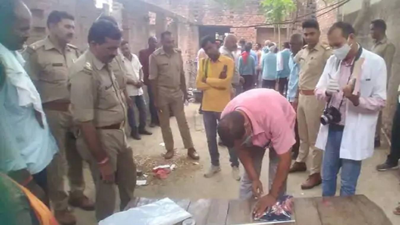  वाराणसी में महिला की गला दबाकर हत्या का आरोप, पुलिस पस्टमार्टम रिपोर्ट के आधार पर करेगी कार्रवाई 