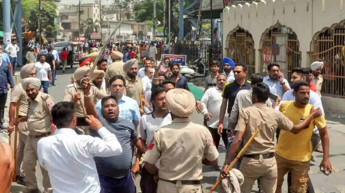 पटियाला हिंसा पर सरकार का चला चाबुक 
