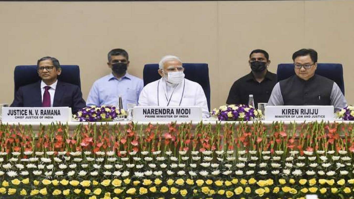 हमें कोर्ट में स्थानीय भाषाओं को बढ़ावा देना चाहिए: पीएम मोदी 