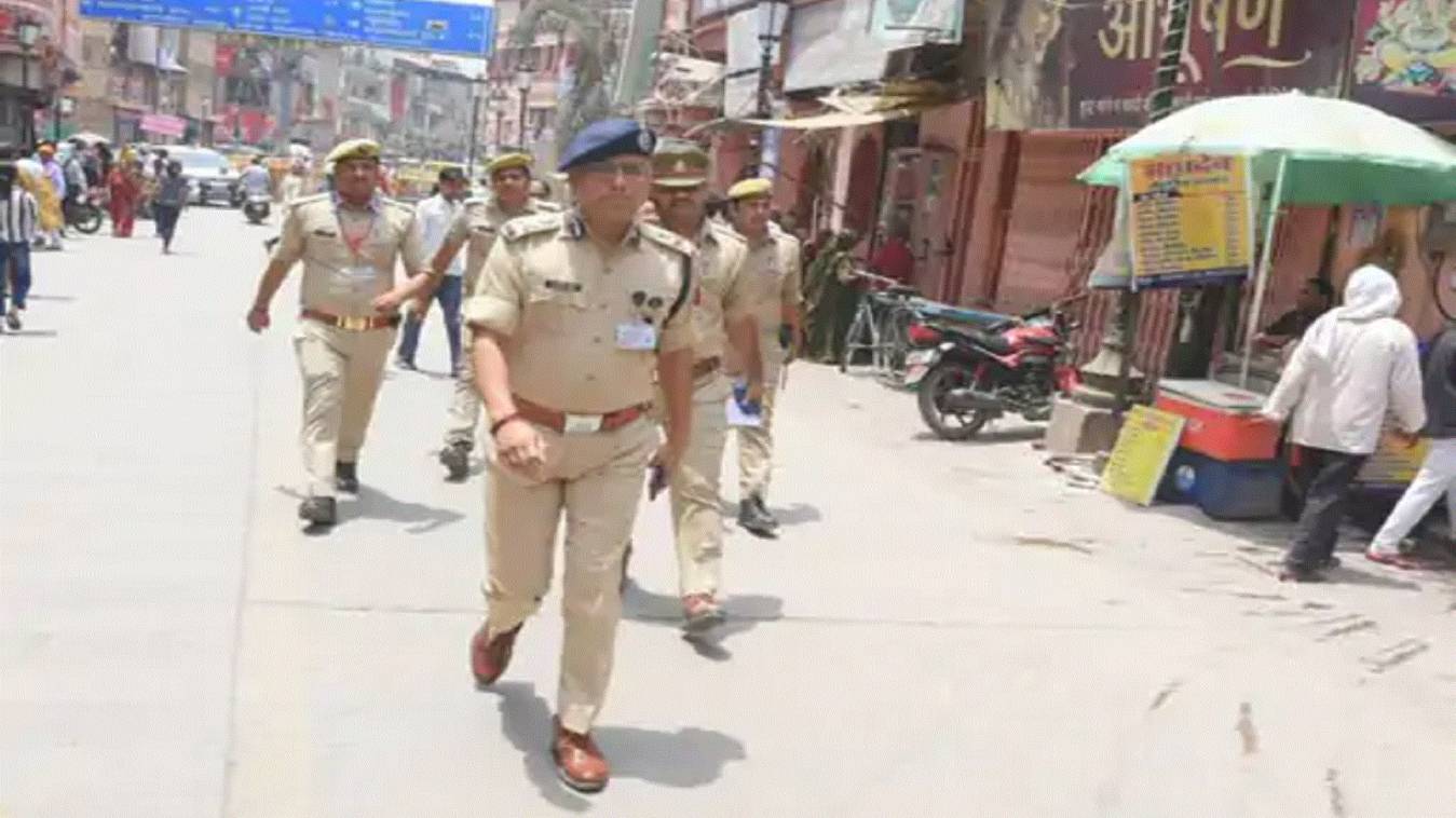 ज्ञानवापी में पहले दिन 50% हिस्से का सर्वे पूरा: 4 तहखानों की हुई वीडियोग्राफी, रविवार को सुबह फिर से शुरू होगी सर्वे की कार्यवाही