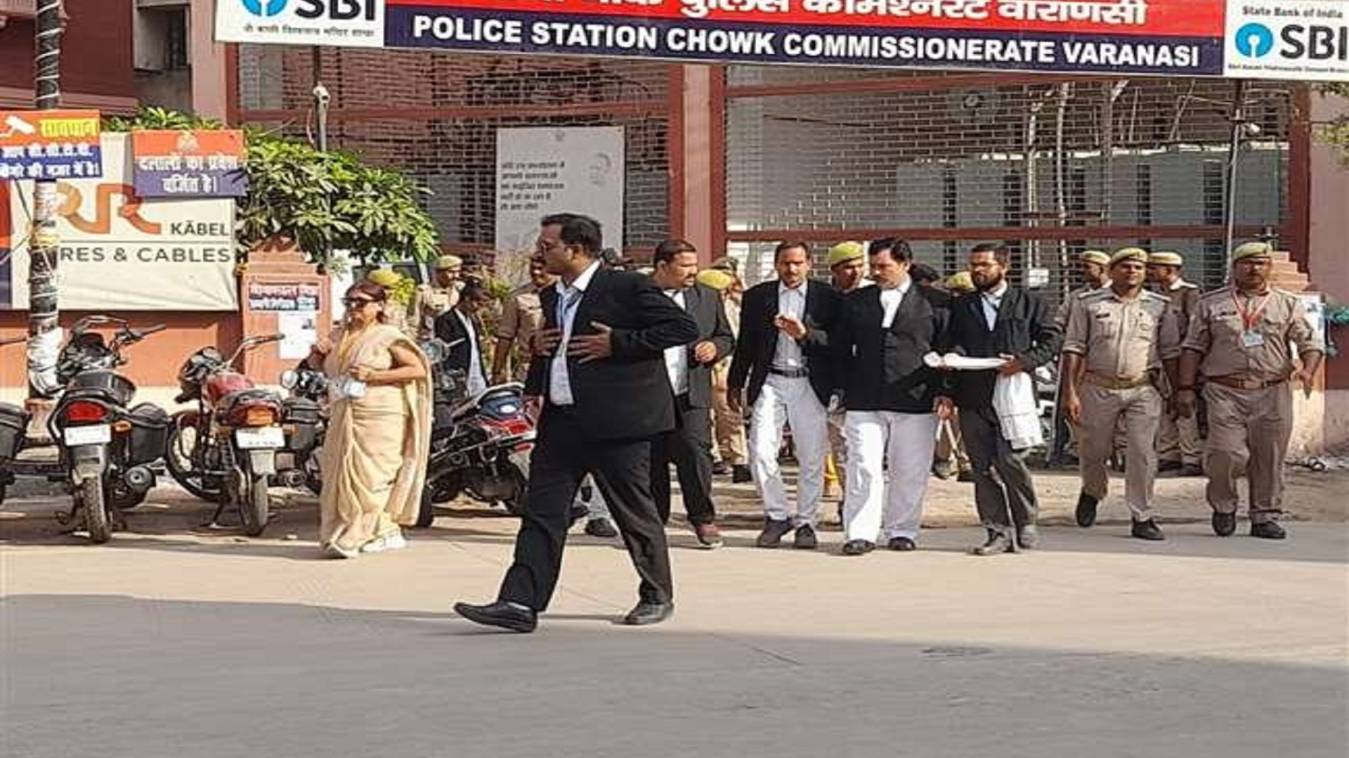 Gyanvapi Survey: दूसरे दिन का सर्वे पूरा: छत, चार कमरों, बाहर की दीवारों तालाब और ड्रोन से गुंबद की वीडियोग्राफी हुई, सोमवार को सुबह फिर होगा सर्वे