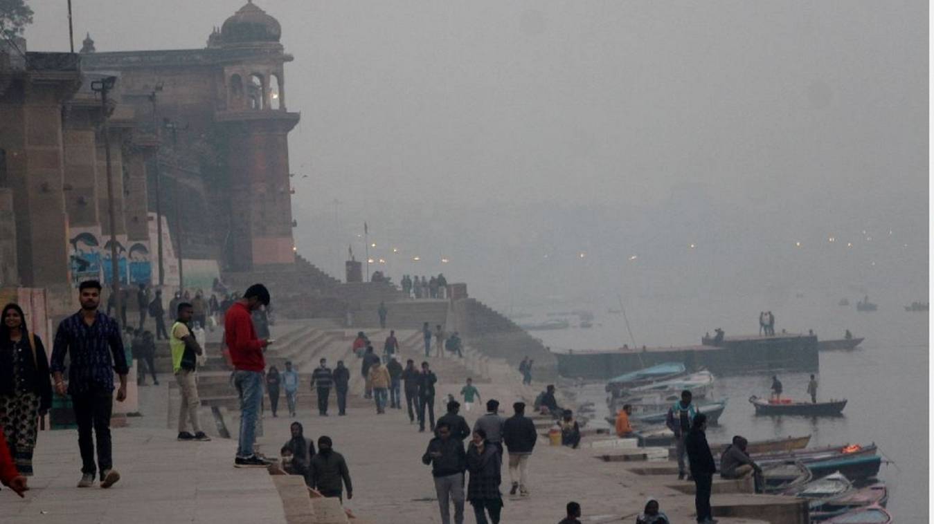 वाराणसी में नम हवा के चलते गर्मी से मिली थोड़ी राहत, तापमान में तीन डिग्री सेल्सियस की कमी