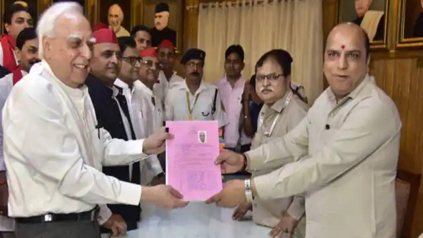 'हाथ' छोड़ अब साइकिल पर सवार हुये कपिल सिब्बल, राज्यसभा चुनाव के लिए किया नामांकन