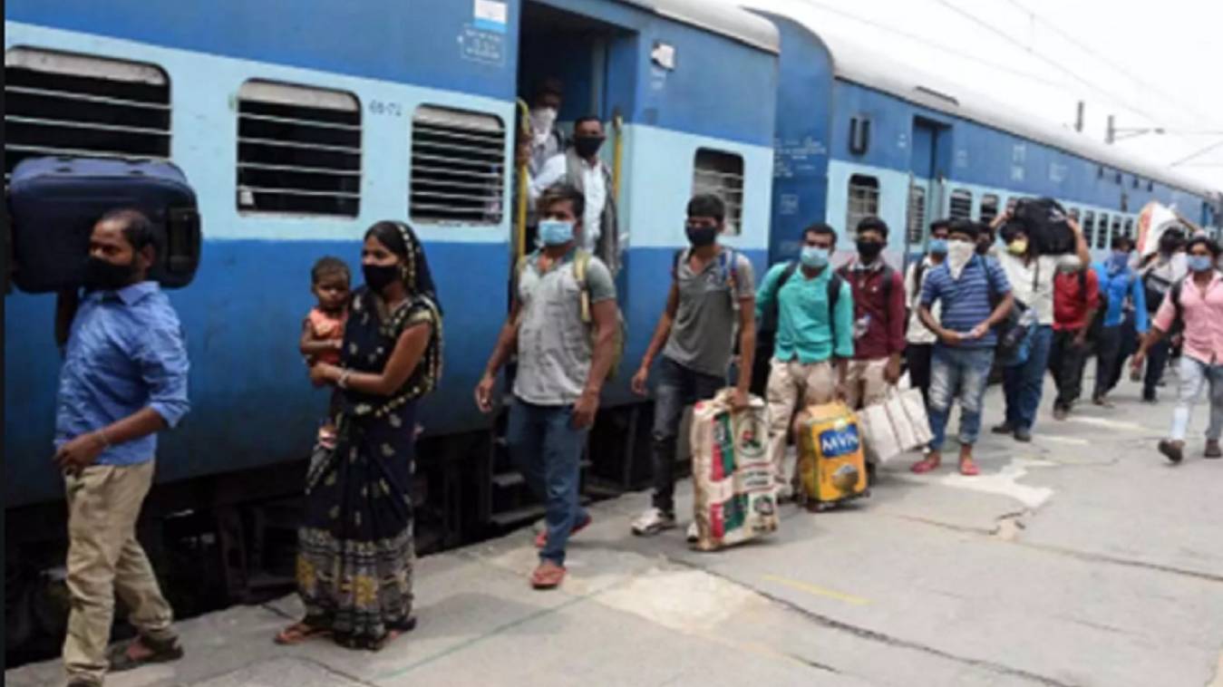 वाराणसी-बरेली एक्सप्रेस आज से 6 जून तक रद, कई ट्रेनों के मार्ग में बदलाव