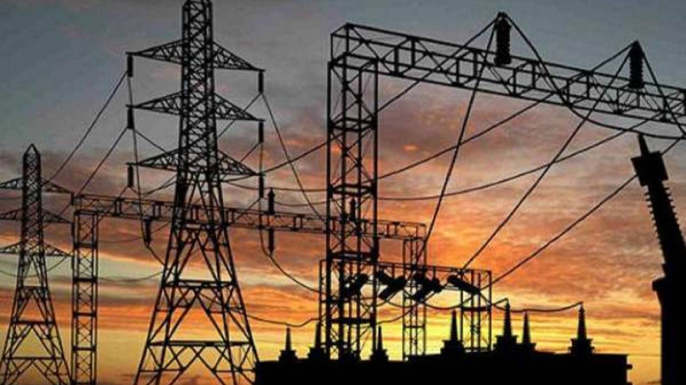 भीषण गर्मी में बिजली गुल होने से तिलमिलाई जंगम बाड़ी वार्ड की जनता 