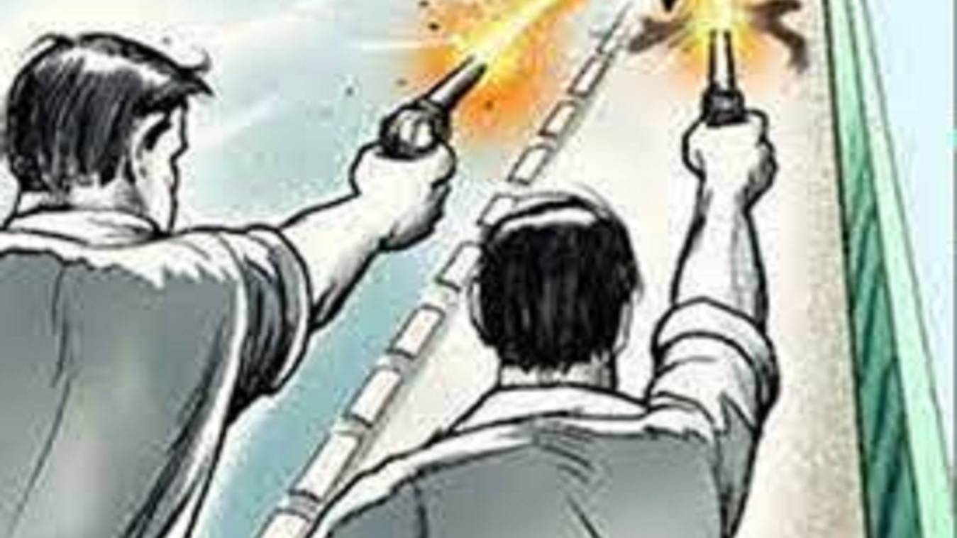 यूपी कॉलेज के पूर्व छात्रसंघ अध्‍यक्ष पर कार सवारों ने की फायरिंग, जांच में जुटी पुलिस 