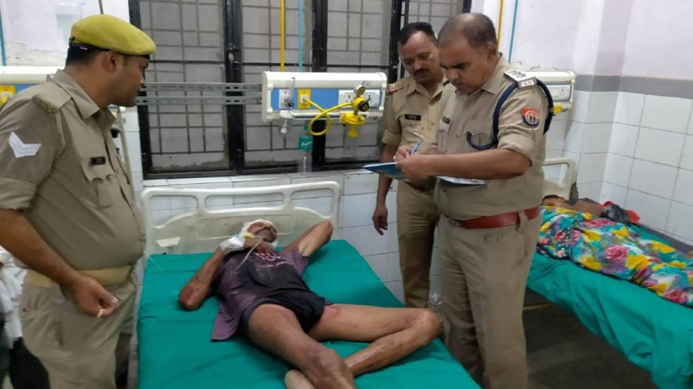 कीचड़ का छींटा पड़ा तो कुल्हाड़ी से काटकर मार डाला, चार गंभीर रूप से घायल 