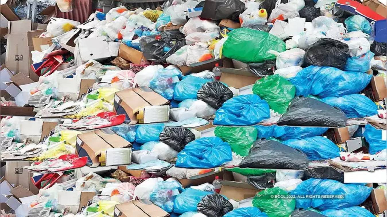 जारी है मनमानी, प्लास्टिक बैन की कार्रवाई बेमानी