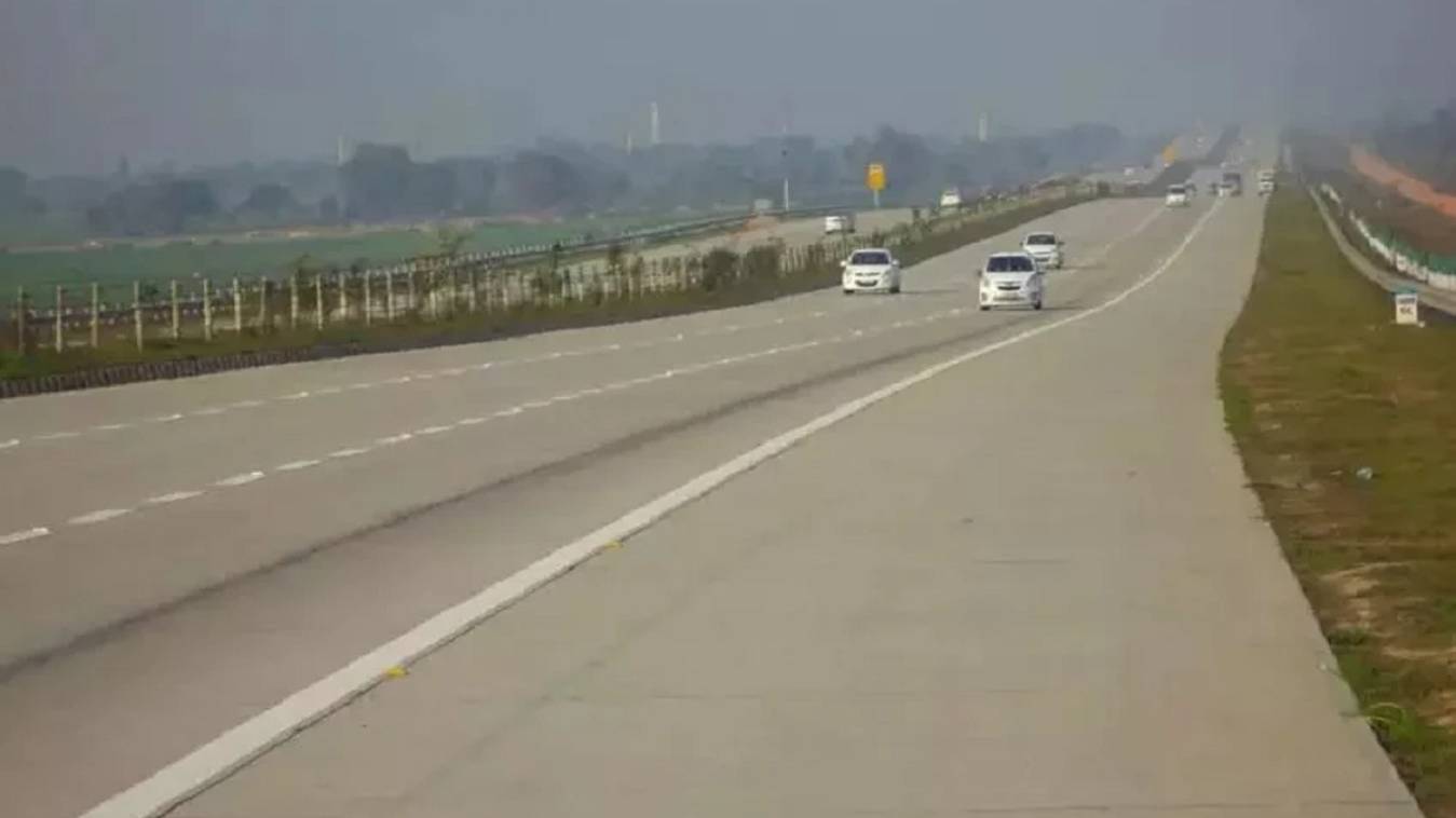 प्रयागराज-वाराणसी हाईवे की एक लेन कांवड़ियों के लिए रिजर्व, जाने 30 दिन के लिए व्यवस्था 