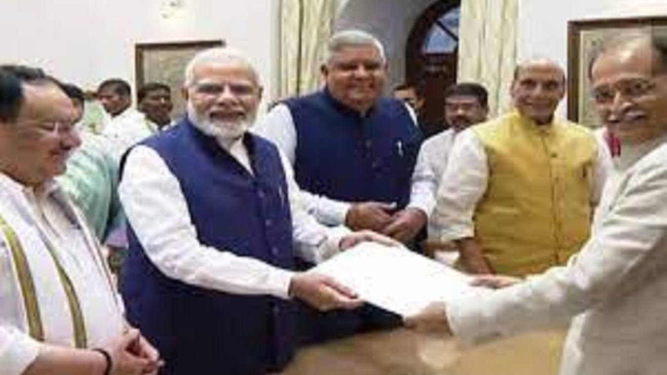 पीएम मोदी की मौजूदगी में उपराष्ट्रपति पद के लिए जगदीप धनखड़ ने किया नामांकन