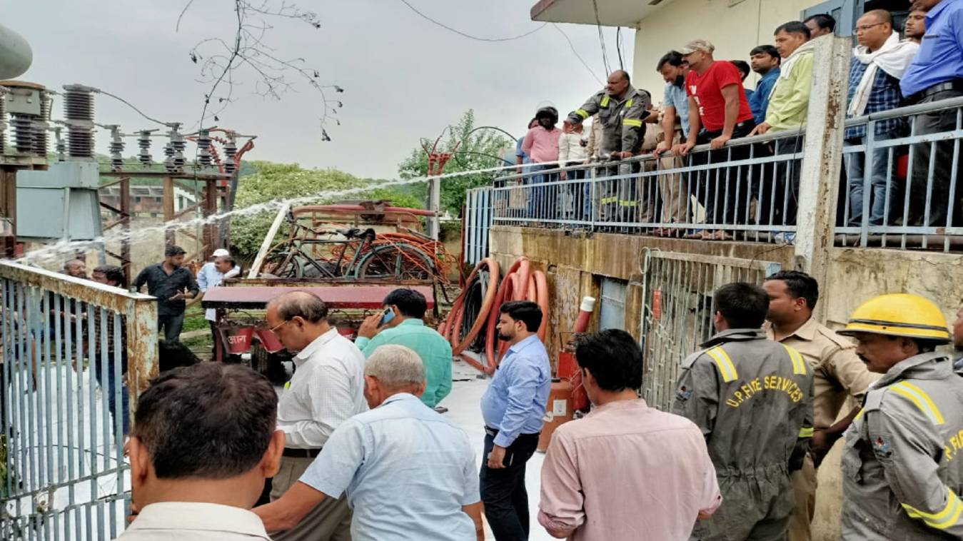 चौकाघाट पावर हाउस के ट्रांसफार्मर में लगी आग, मची  अफरा-तफरी