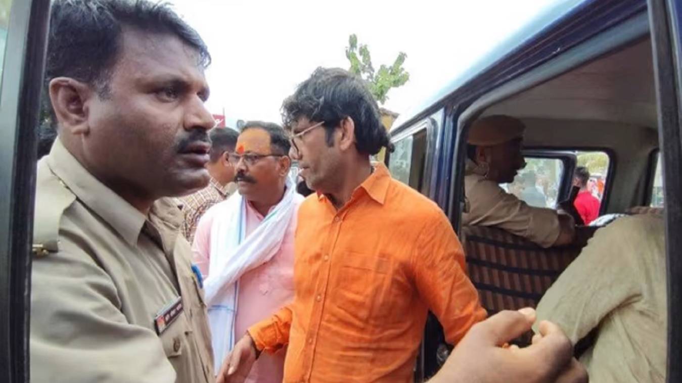 वाराणसी में हिंदू सेना के नेता अरूण पाठक गिरफ्तार, ज्ञानवापी में जिलाभिषेक का किया था ऐलान