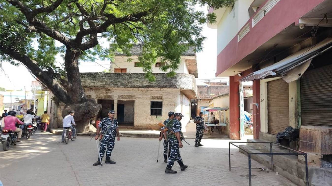 गाजीपुर में अफजाल अंसारी और करीबियों पर ईडी की छापेमारी, मचा हड़कंप