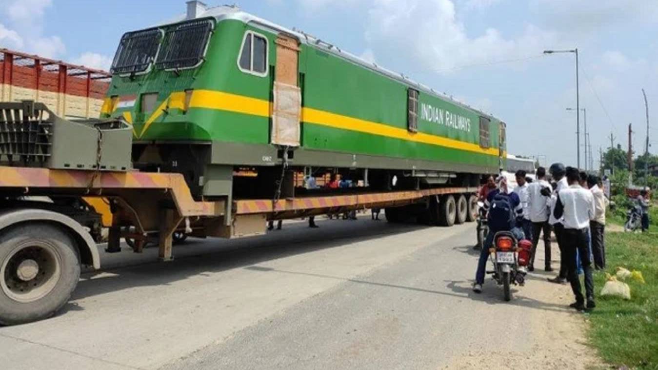 बाबतपुर फोरलेन पर ट्रेलर की चपेट में आया बाइक सवार, मौके पर ही मौत 