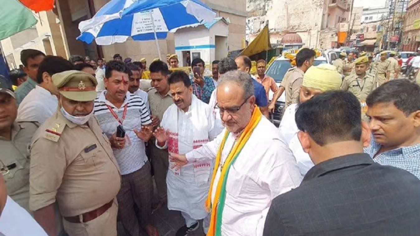 वाराणसी पहुंचे भाजपा प्रदेश अध्‍यक्ष, श्रीकाशी विश्वनाथ धाम और बाबा काल भैरव मंदिर के किए दर्शन पूजन