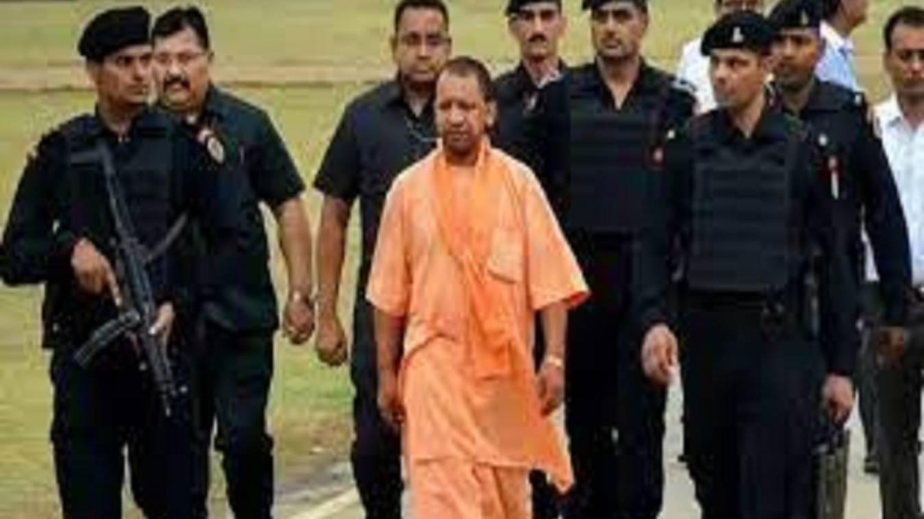 सीएम योगी आदित्यनाथ आज दो दिवसीय दौरे पर वाराणसी आएंगे, विकास कार्यों और कानून व्यवस्था की करेंगे समीक्षा