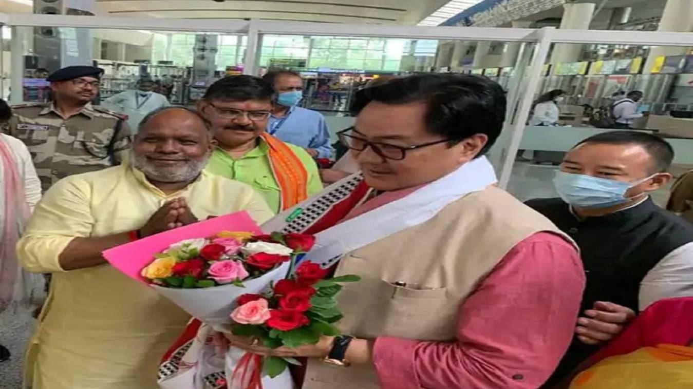 BHU आए केंद्रीय मंत्री रिजिजू बोले- राहुल को सीरियसली न लें