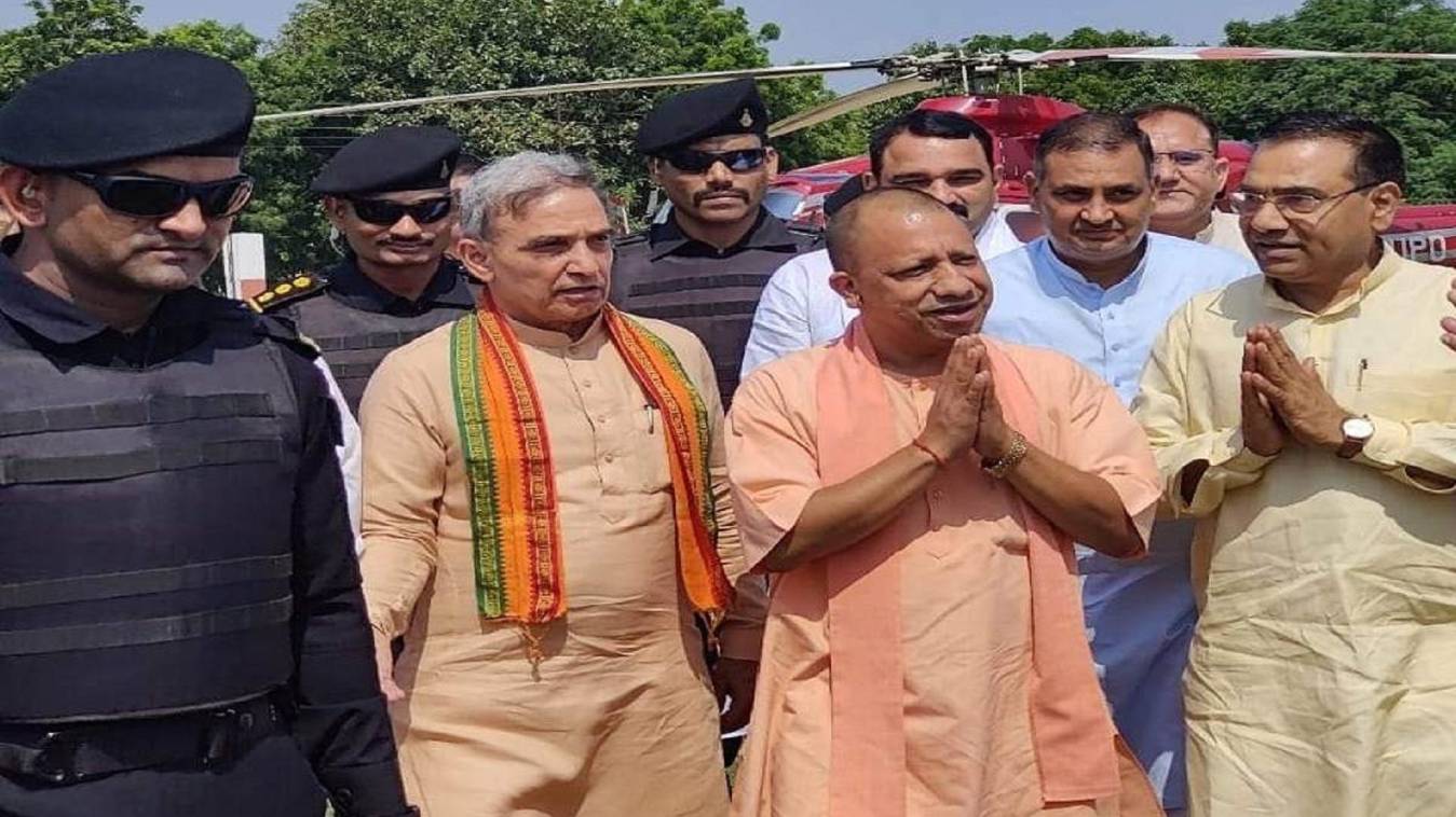 बागपत में सीएम योगी ने खिलाड़ियों के साथ किया संवाद