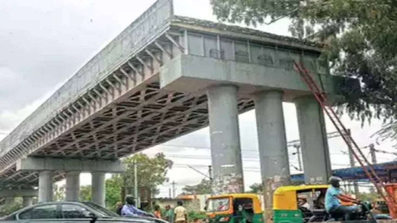 वाराणसी: कज्जाकपुरा ओवरब्रिज बनने से आवागमन पर रोक, 9 महीने तक बंद रहेगा यह रास्ता