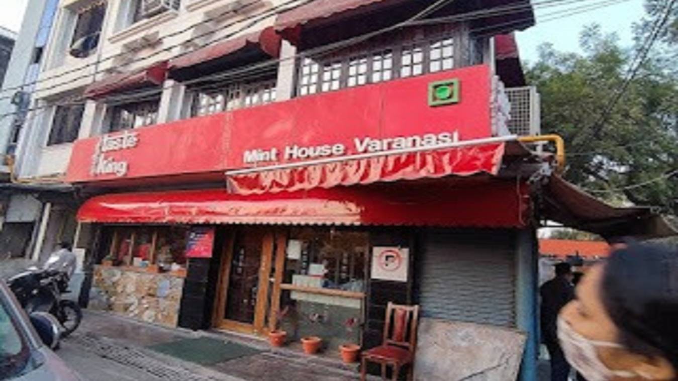 टेस्ट किंग और 'द किंग' फेमिली रेस्टोरेंट पर GST टीम की बड़ी कार्यवाही 