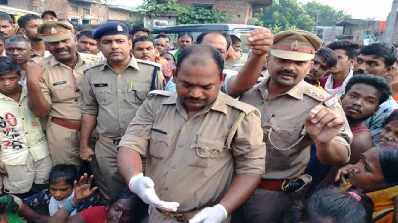 बुजुर्ग की हाथ-पैर बांधकर धारदार हथियार से गला काटकर हत्या, ट्रैक के किनारे मिला शव