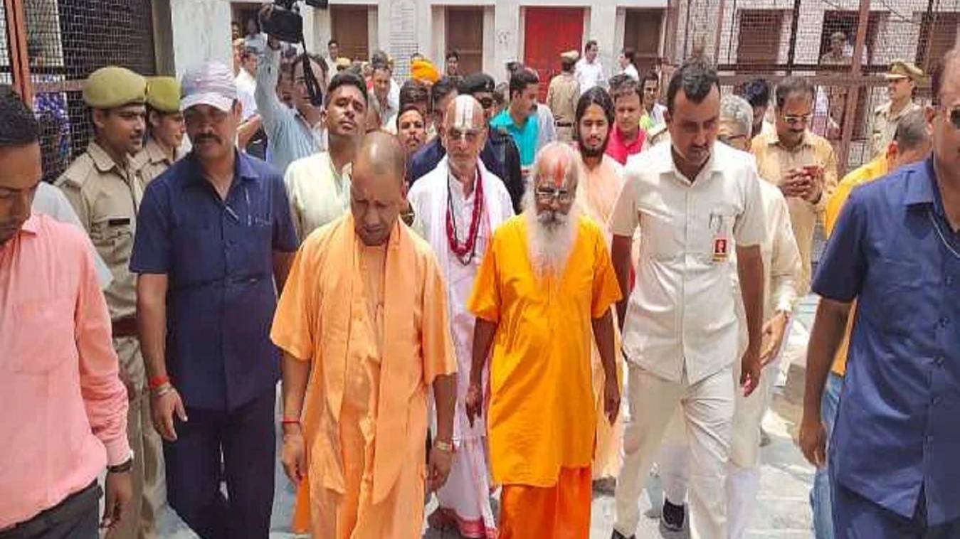 आज वाराणसी आएंगे सीएम योगी , देव दीपावली और तमिल संगमम की तैयारियों का लेंगे जायजा