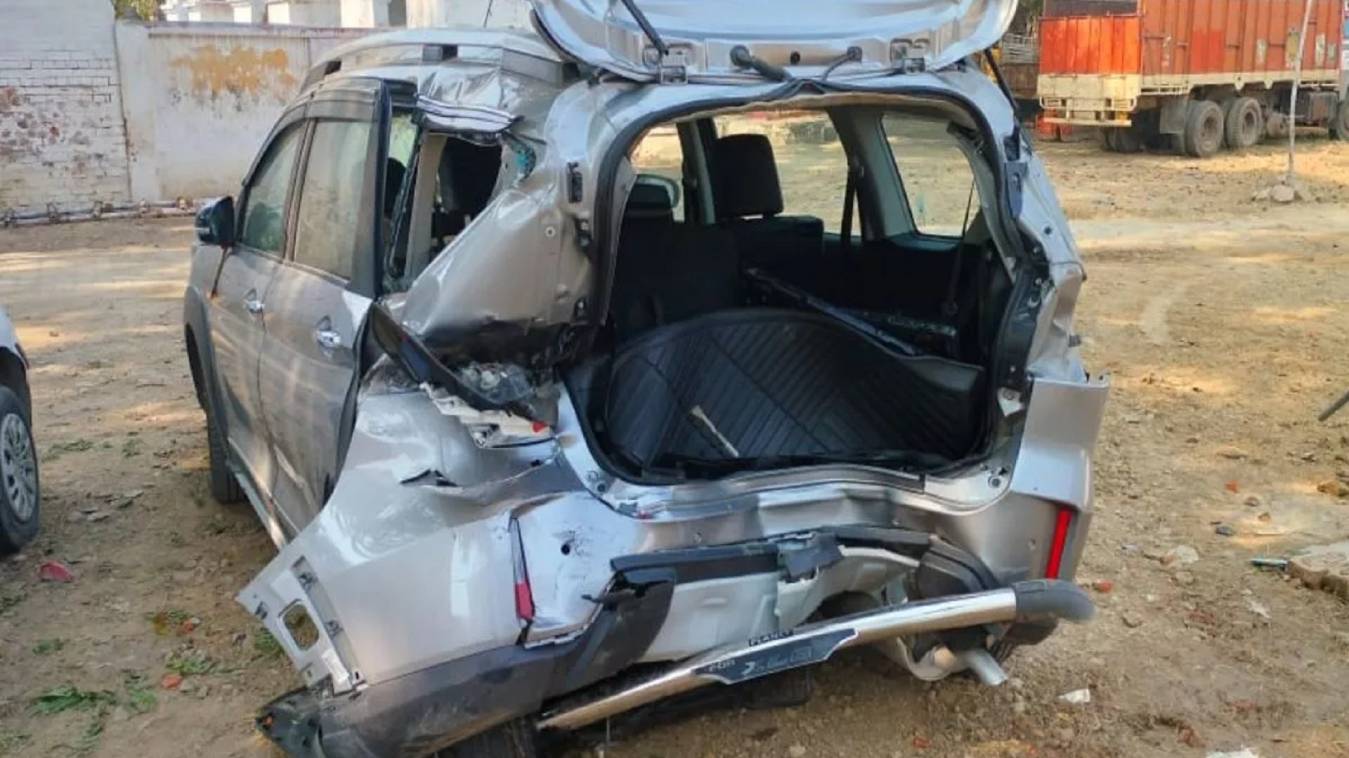 accident: अज्ञात वाहन ने मारी टक्कर,पति-पत्नी समेत तीन की मौत