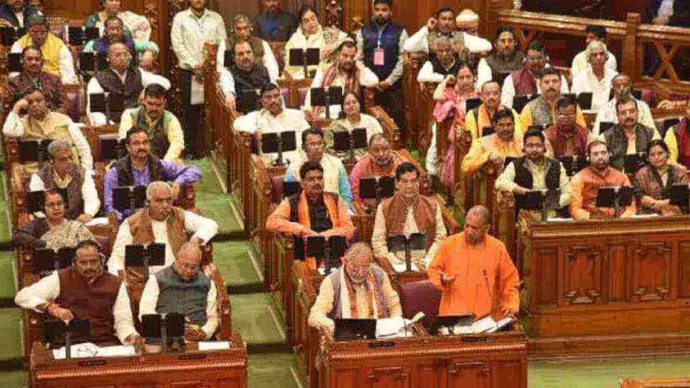 मुख्यमंत्री योगी ने विधानसभा में बोले- 37 वर्षों बाद किसी सरकार ने दोबारा पूर्ण बहुमत की सरकार बनाई