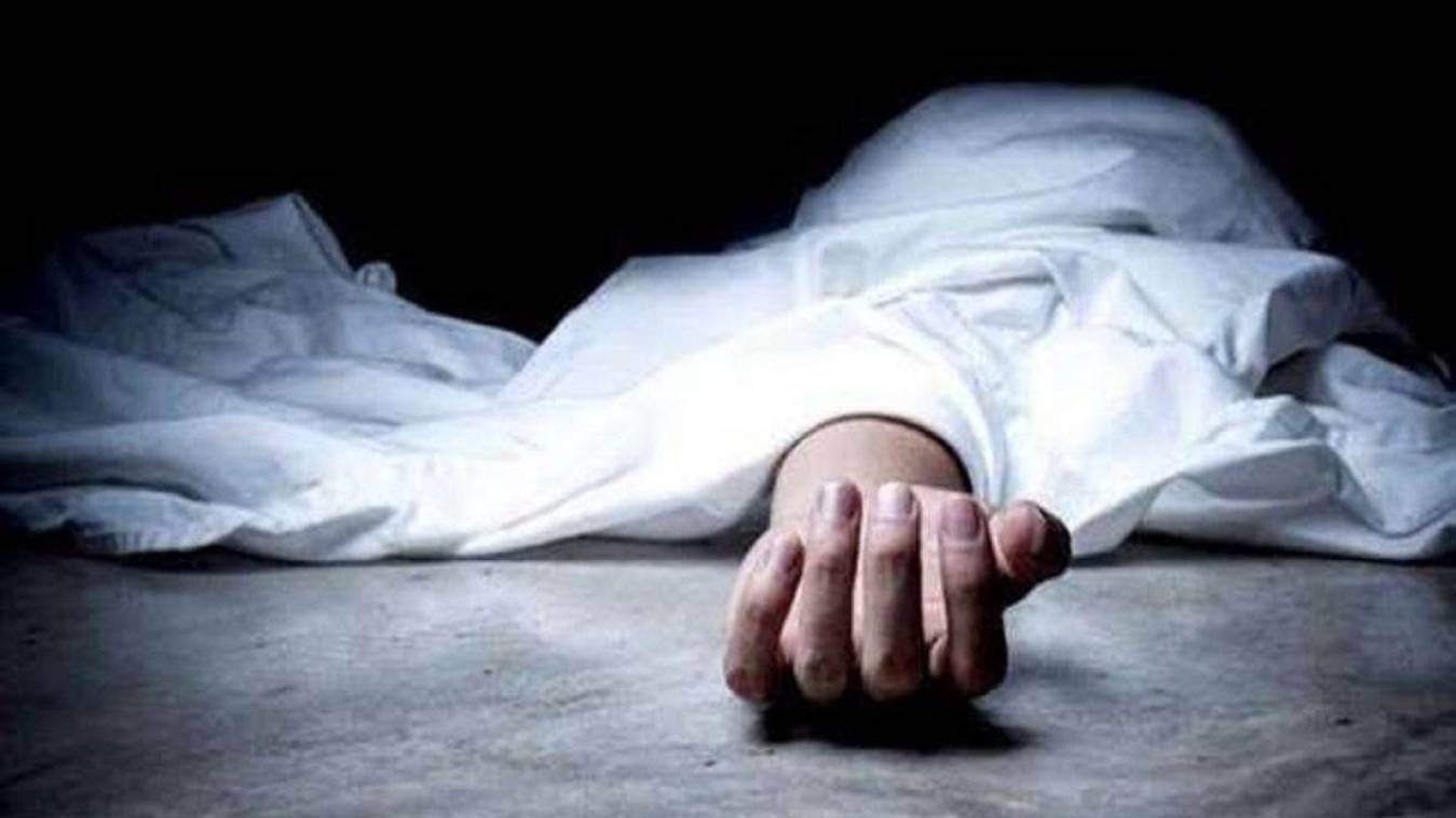 वाराणसी में रेलवे ट्रैक पर मिला युवक का शव 