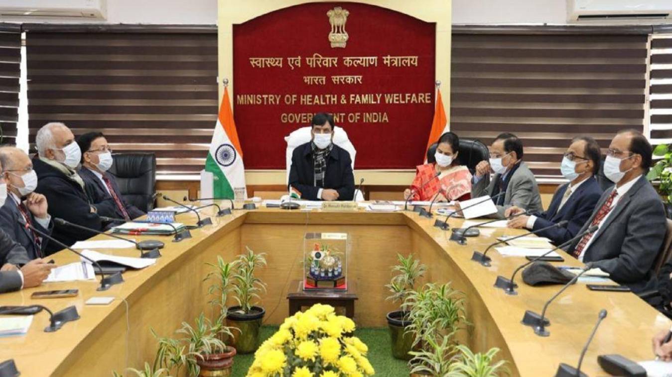 कोरोना को लेकर स्वास्थ्य मंत्रालय की बैठक, कहा-भीड़ में मास्क लगाने की सलाह और बूस्टर डोज लेने की अपील