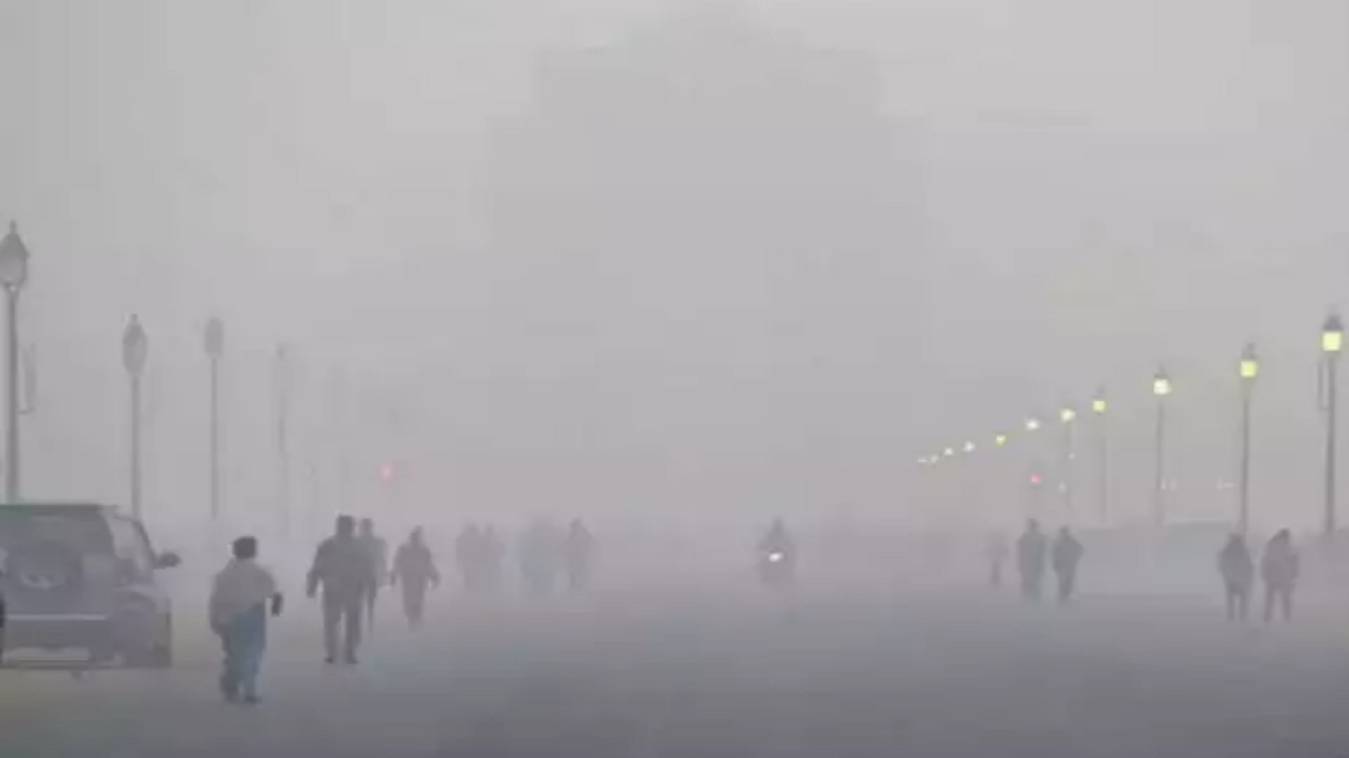 दिल्ली में लगातार तीसरे दिन टूटा न्यूनतम तापमान का रिकॉर्ड, अब तक का सबसे ठंडा दिन आज