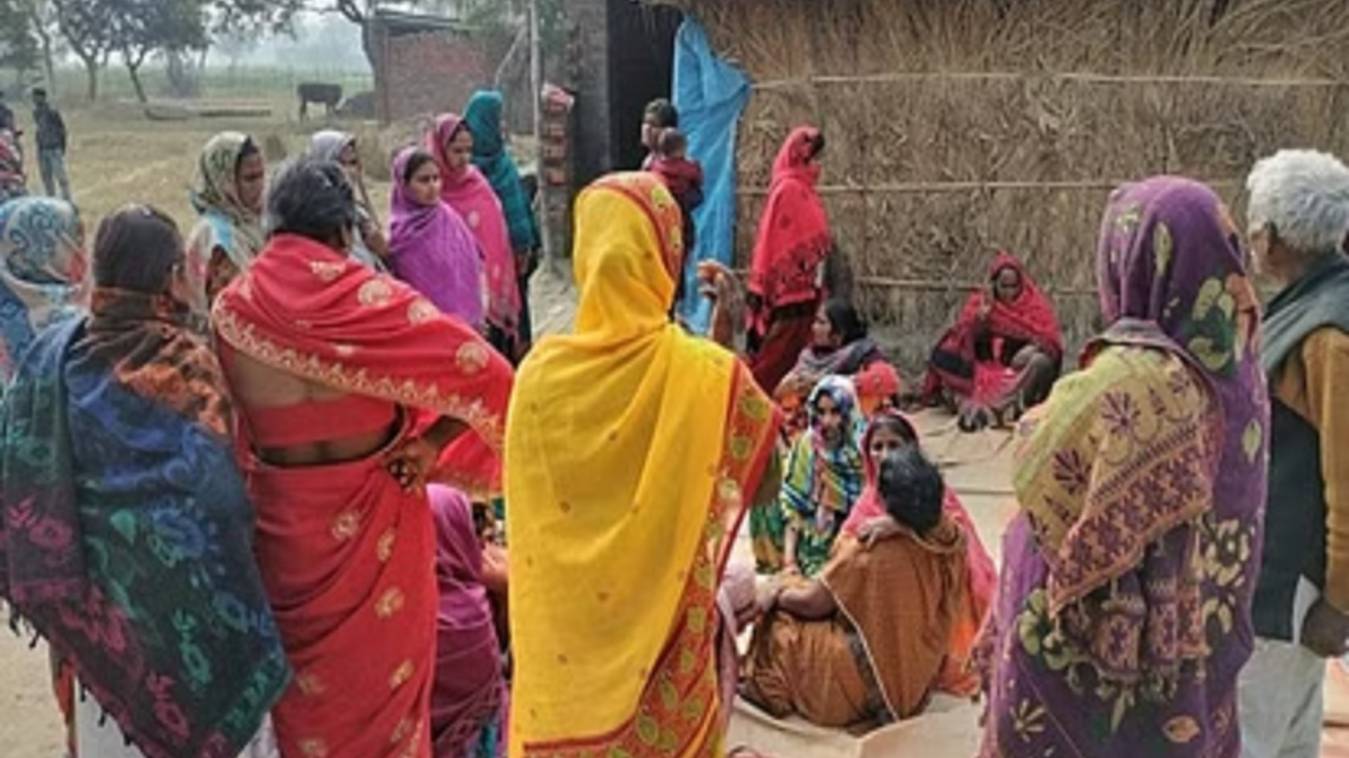 बोलेरो ने बाइक सवार तीन युवकों को मारी टक्कर, दो की मौत, एक घायल 