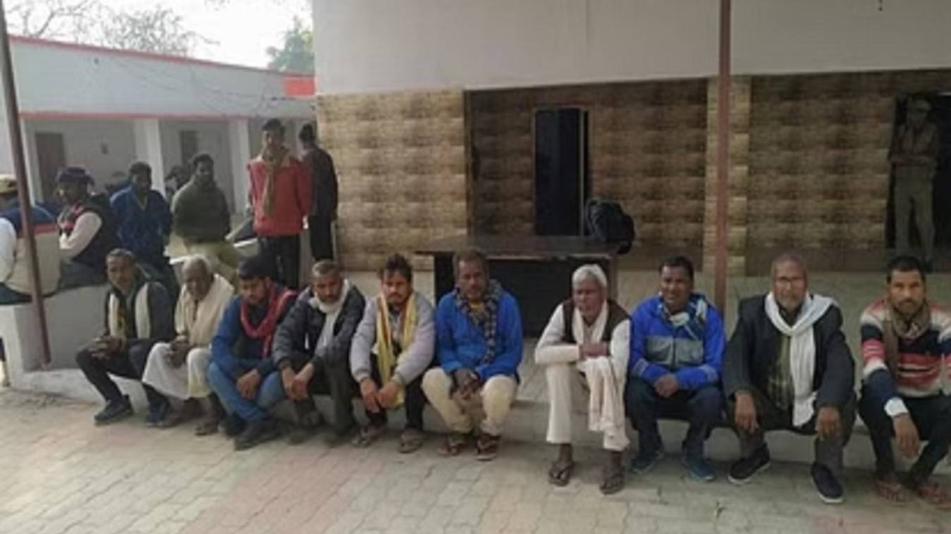 जौनपुर में ट्रक की चपेट में आकर तीन मजदूरों की दर्दनाक मौत