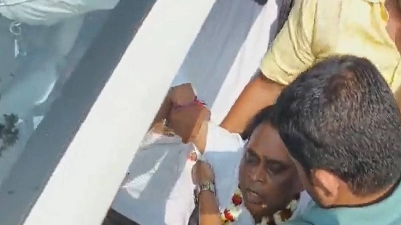 ओडिशा के स्वास्थ्य मंत्री को ASI ने सीने में मारी गोली, हालत गंभीर