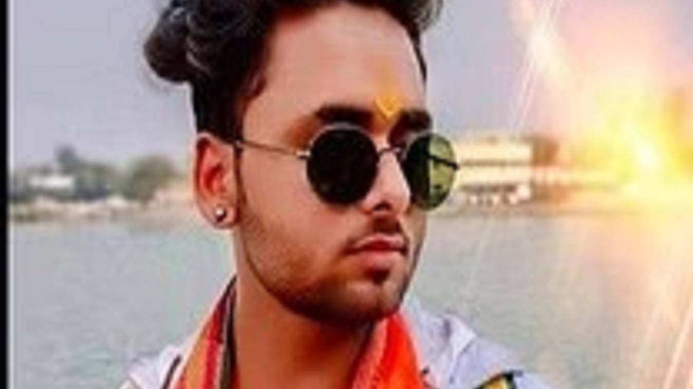 वाराणसी में सड़क हादसे में युवक की मौत, बुझा परिवार का चिराग