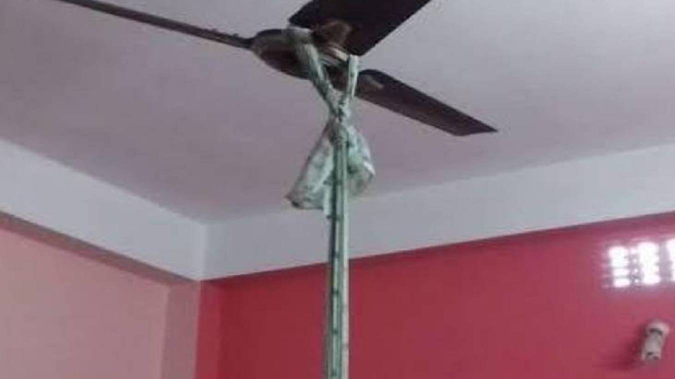 वाराणसी में प्रयागराज के युवक ने प्रेमिका से वीडियो कॉल पर बात करते हुए लगाई फांसी