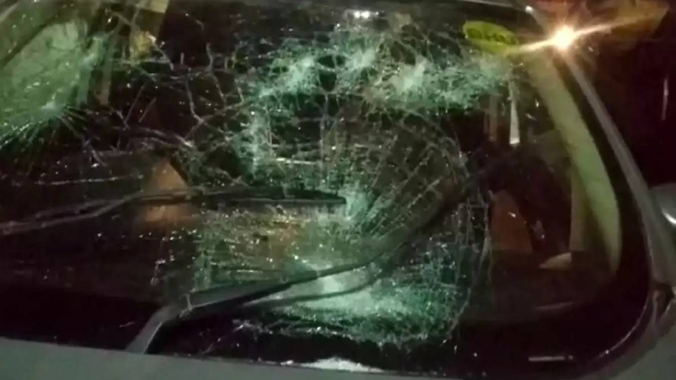 नशे में धुत बीएचयू के प्रोफेसर ने कार से सात लोगो को मारी टक्कर, पब्लिक ने जमकर की धुनाई 